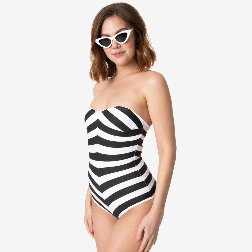 Barbie Swimsuit Unique Vintage Size M Like New